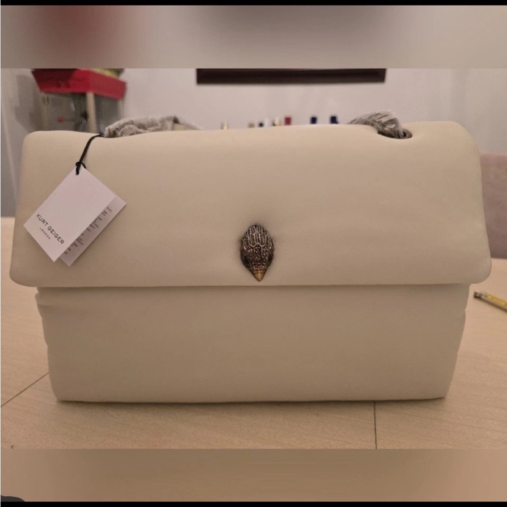 NWT Kurt Geiger London XXL
KewLeather Bag with Dustbag!
Size 14.9x5.9x10.25